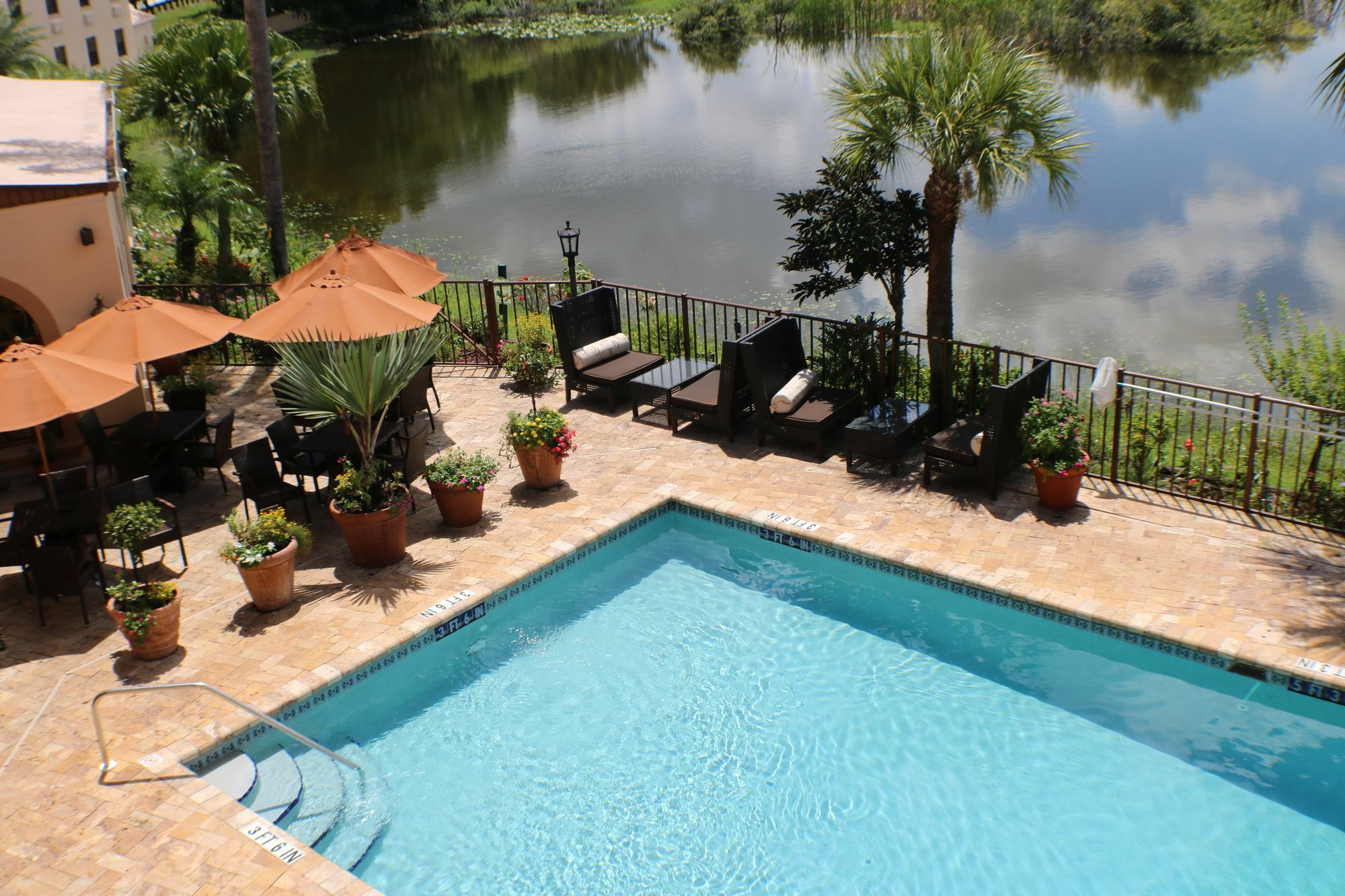 Inn On The Lakes Sebring Exterior photo